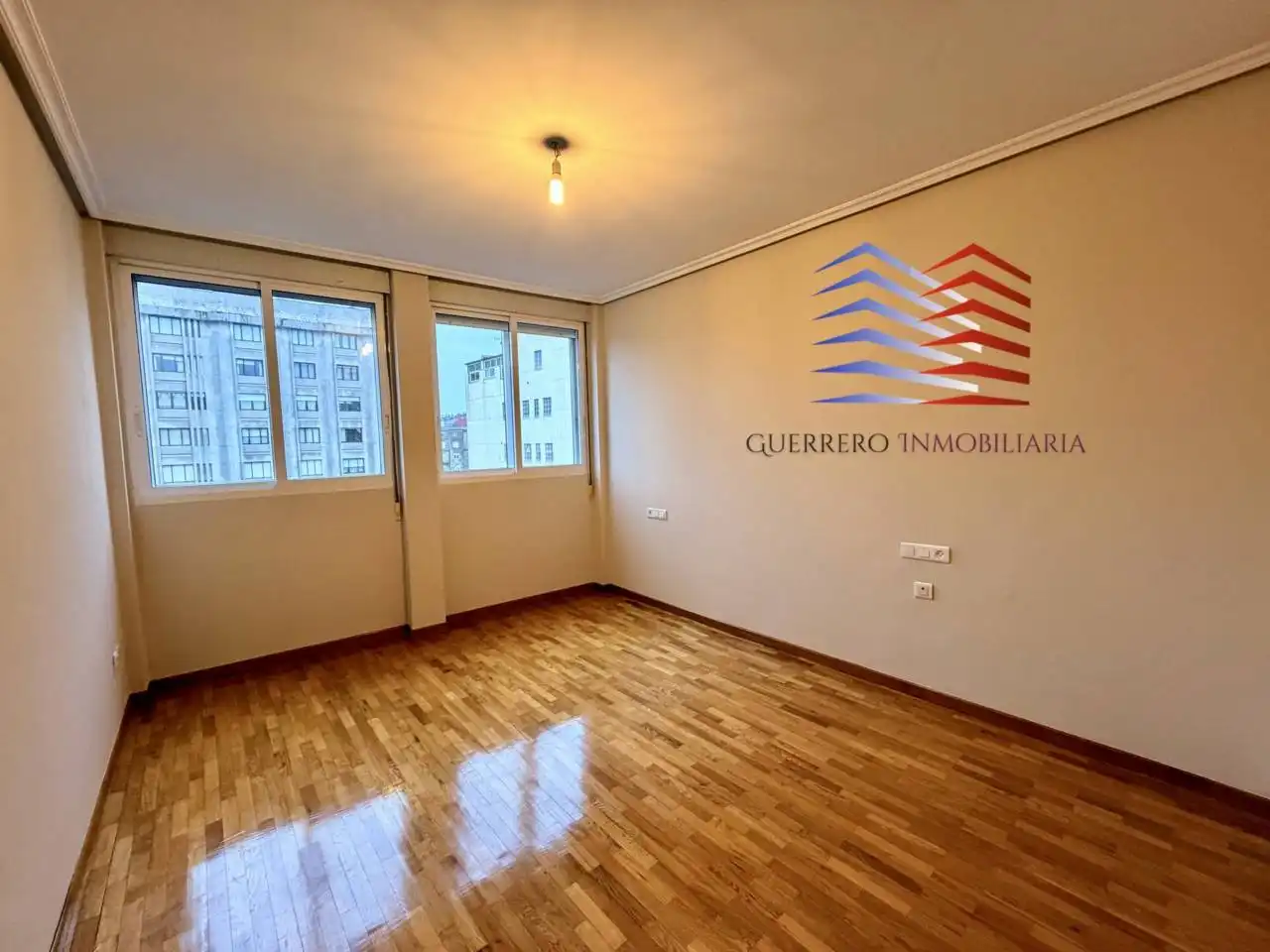 Vista exterior de Pis de lloguer en Ourense Capital  amb Calefacció i Parquet