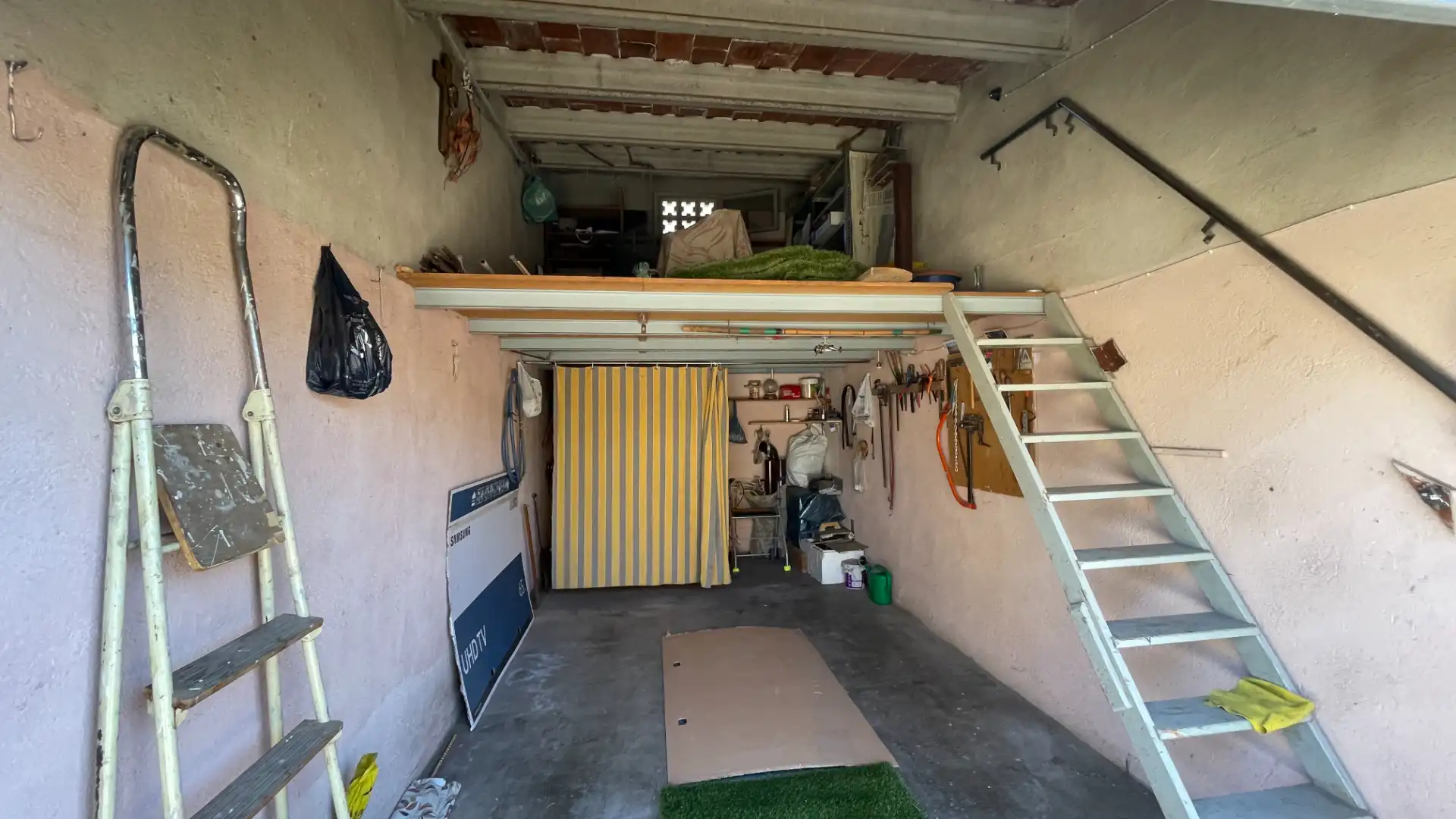 Casa adosada en venta en Olot, Girona