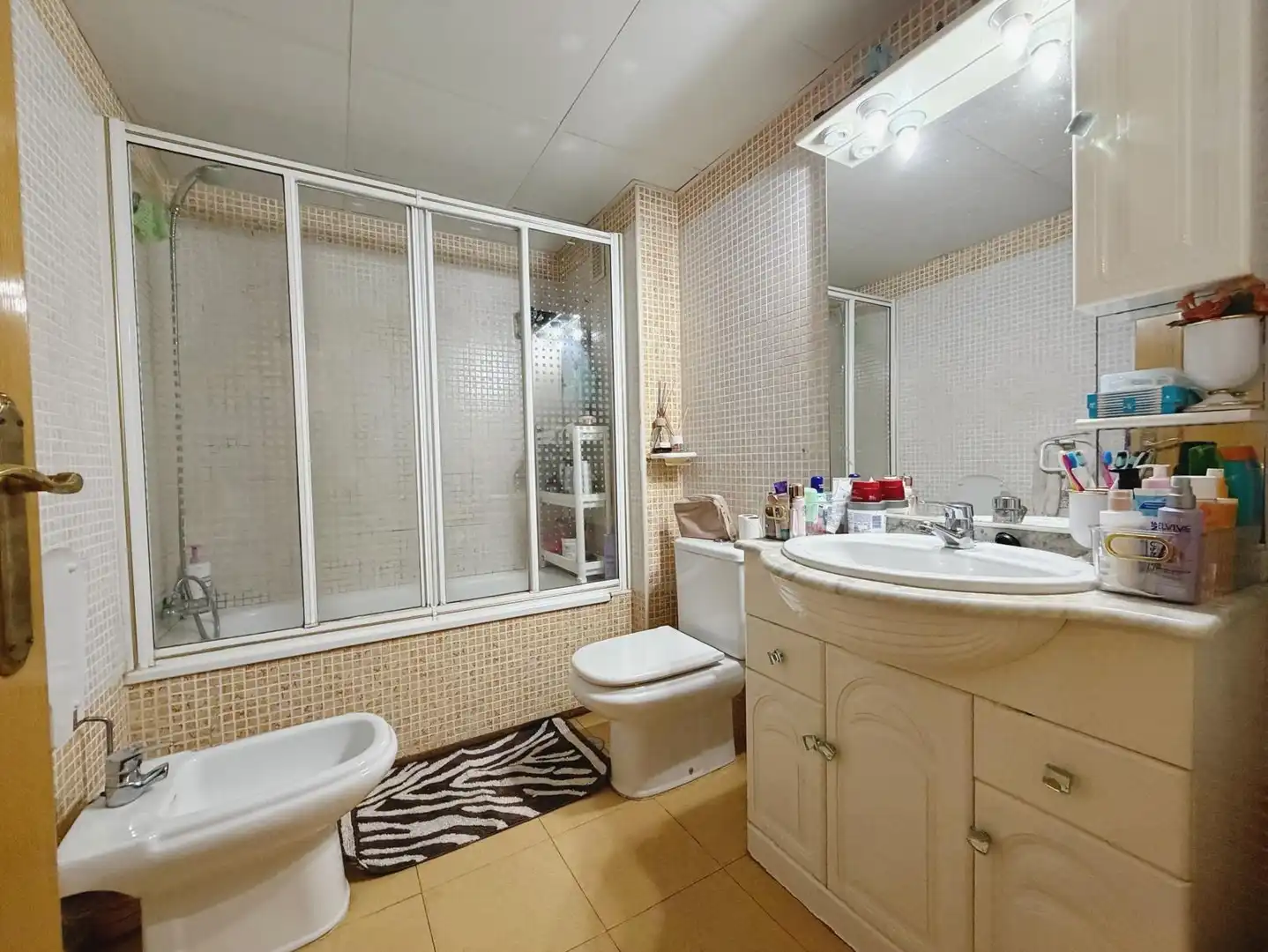 Baño de Planta baja en venta en Torremolinos con Aire acondicionado, Calefacción y Jardín privado