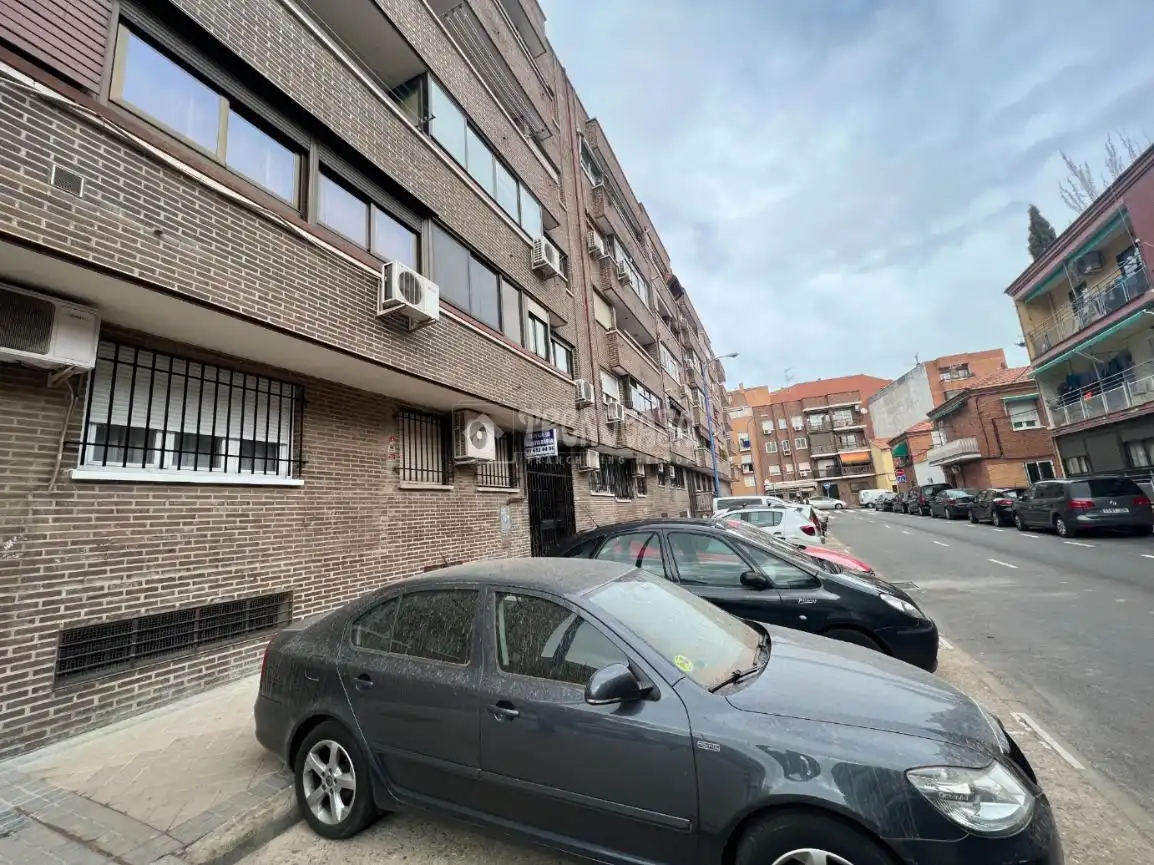 Vista exterior de Piso en venta en Leganés con Calefacción