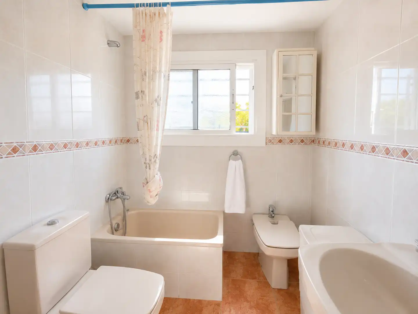 Badezimmer von Haus oder Chalet zum Verkauf in Sant Jaume dels Domenys mit Heizung, Terrasse und Abstellraum