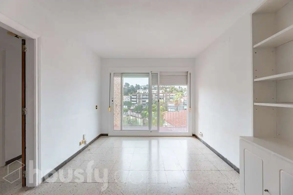 Piso con terraza en venta en Avenida de Santiago Rusiñol .