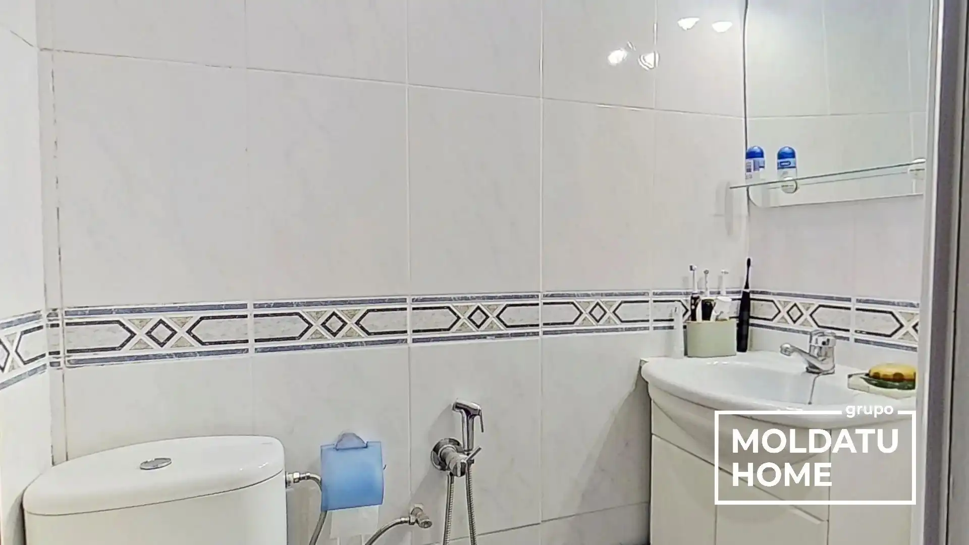 Bathroom of Flat for sale in Etxebarri  with Heating and Storage room
