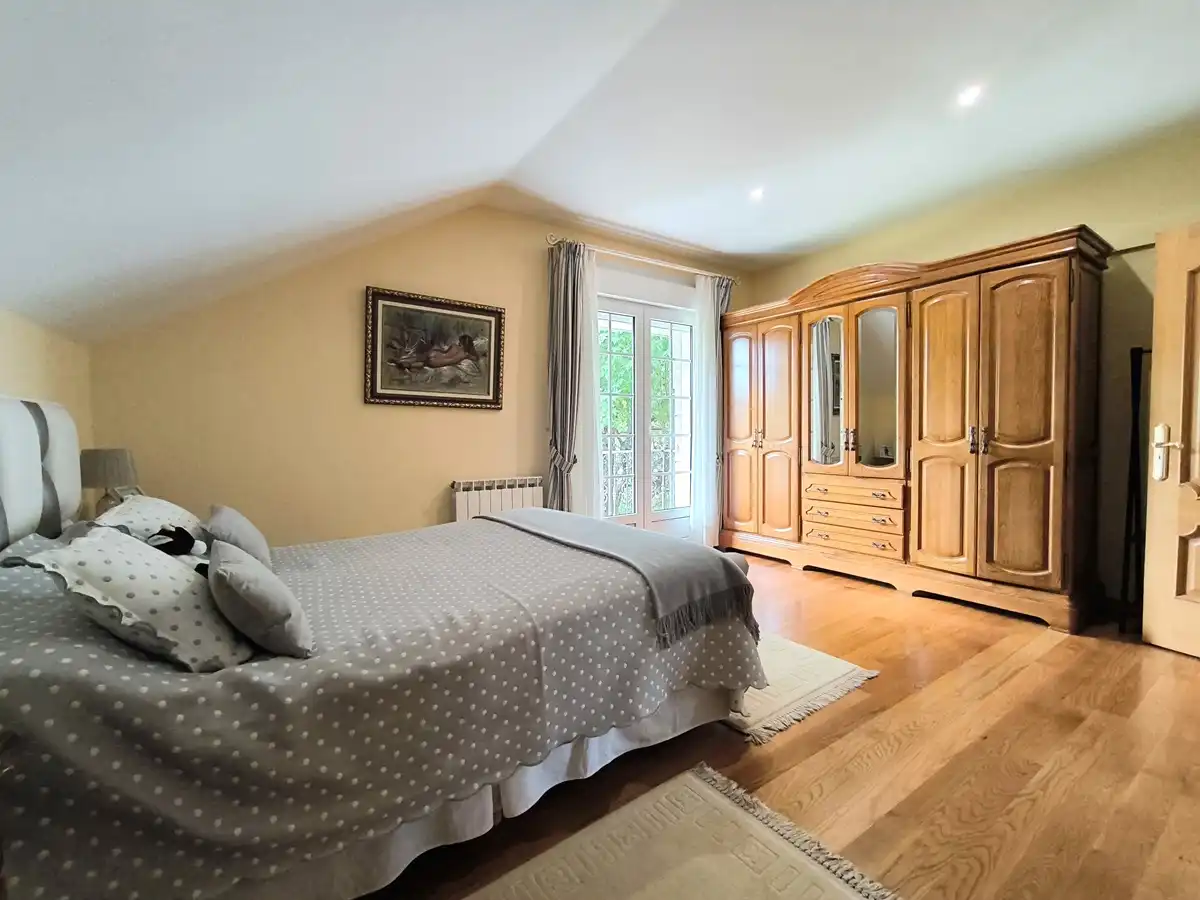 Habitación de Casa o chalet en venta en Vilagarcía de Arousa con Calefacción, Jardín privado y Parquet