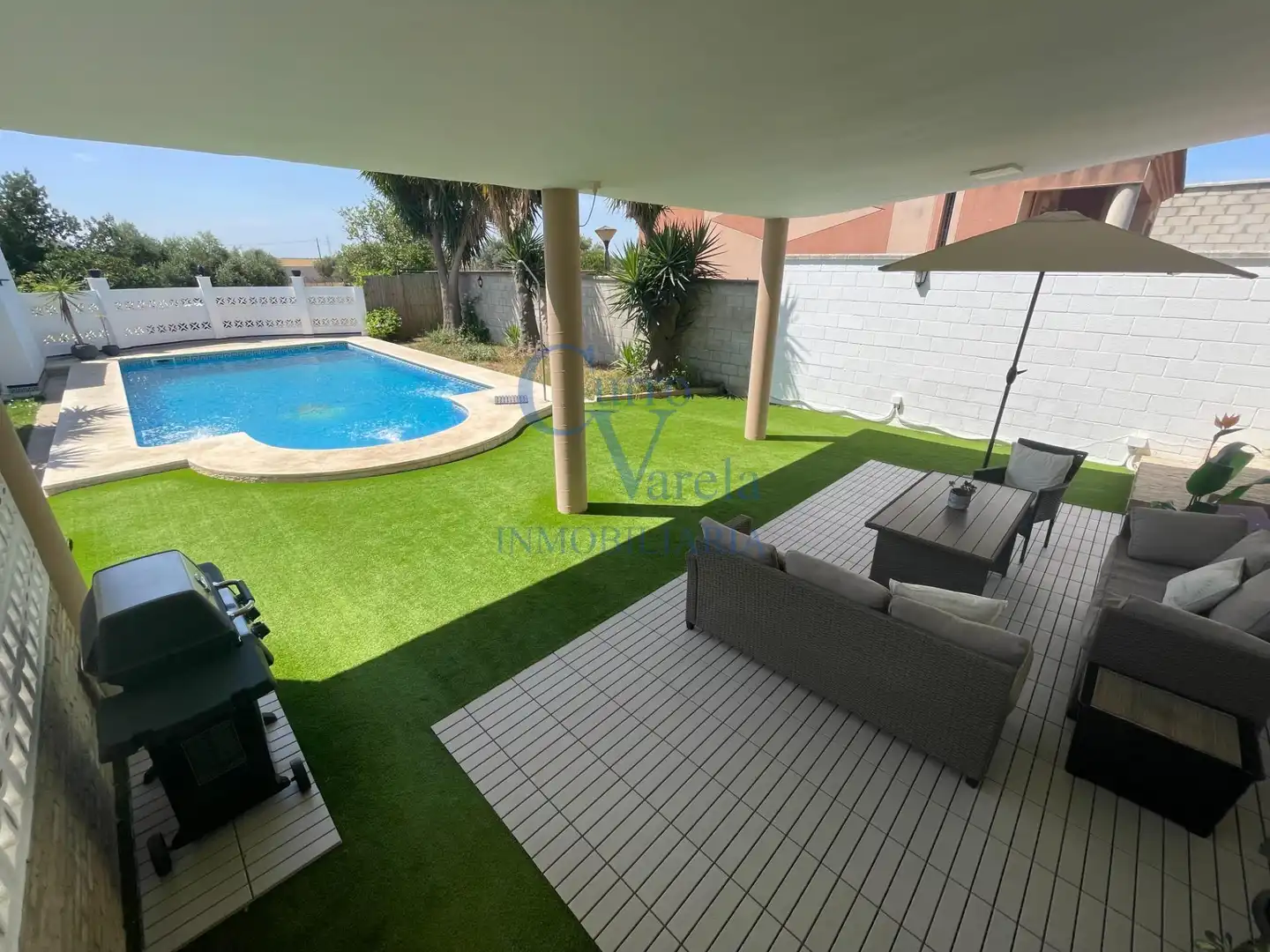 Terrace of Country homes for sale in Dos Hermanas  with Air Conditioner, Heating and Private garden