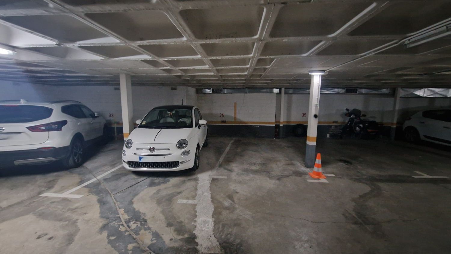 Parking de Garaje en venta en León Capital 