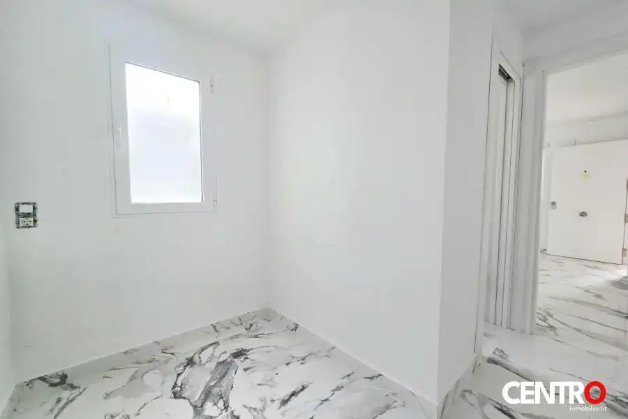 Baño de Piso en venta en Ogíjares con Terraza