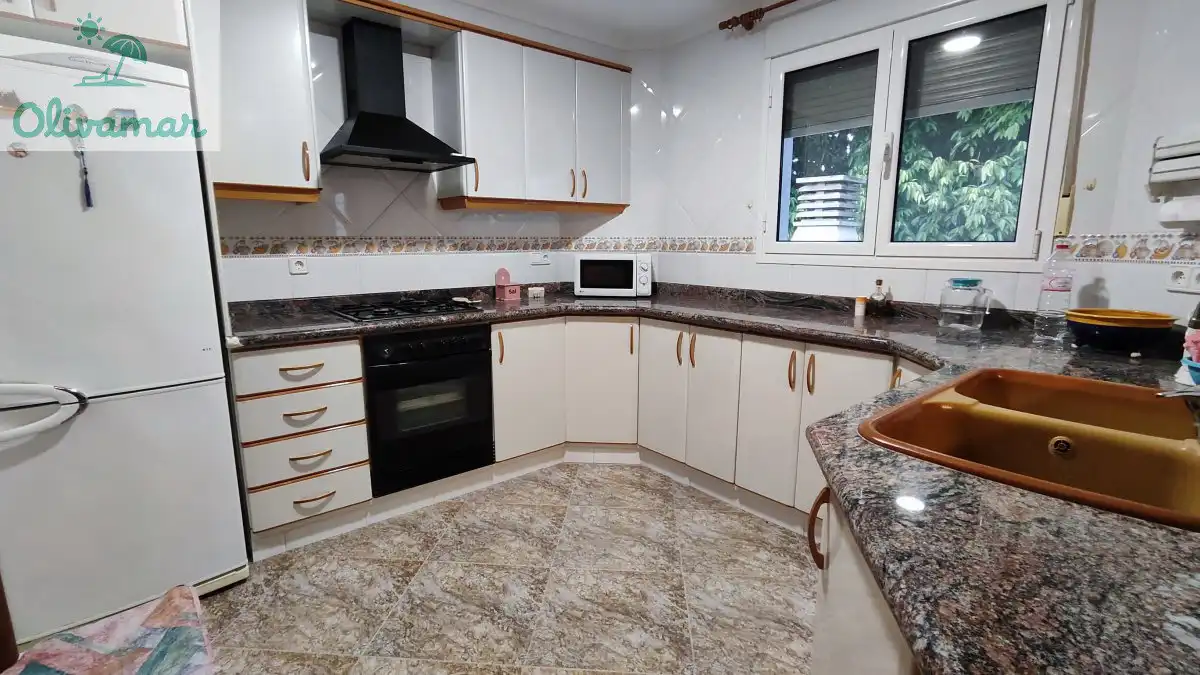 Cuina de Casa o xalet en venda en Oliva amb Moblat