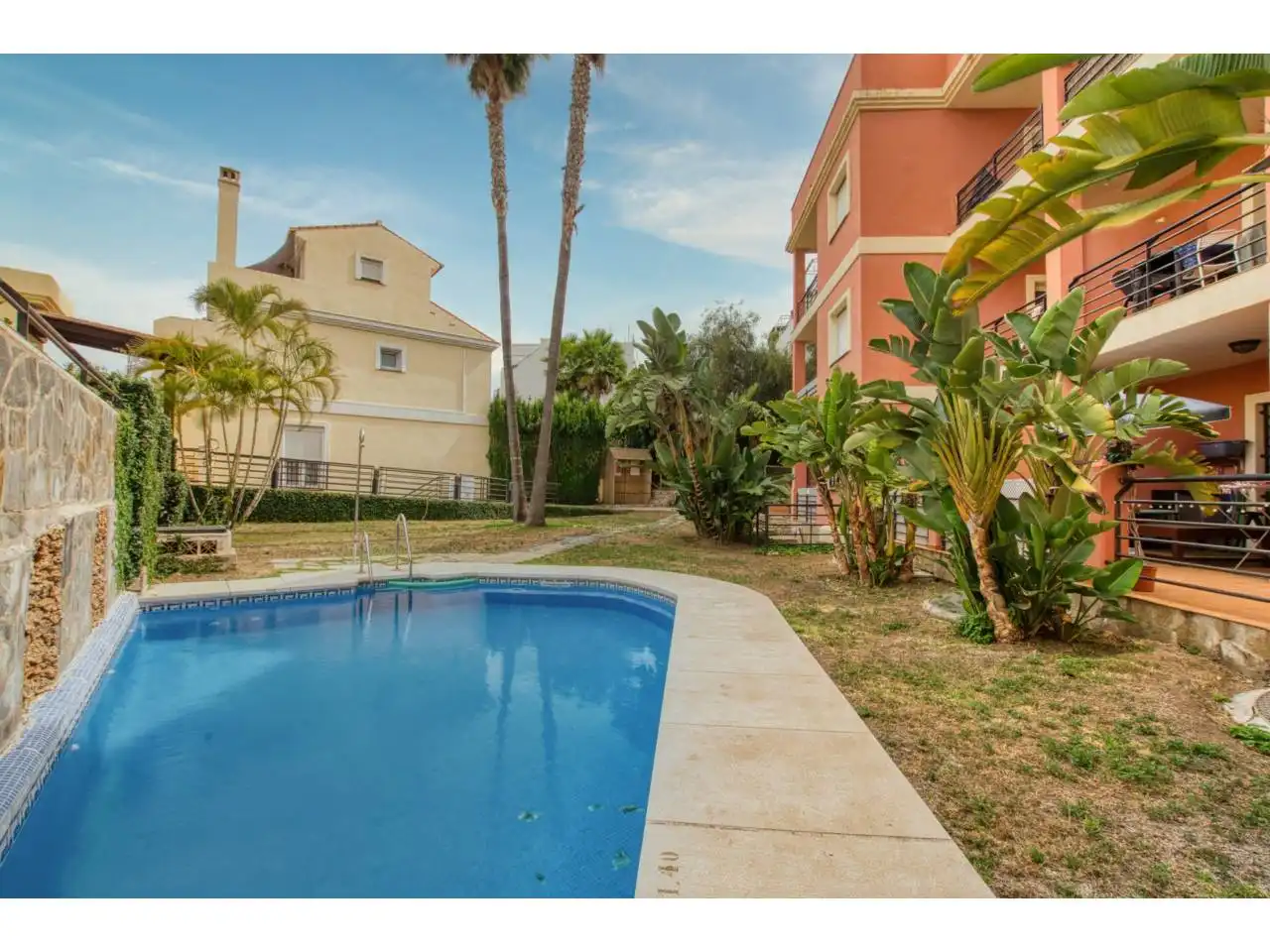 Jardín de Piso en venta en Rincón de la Victoria con Terraza y Piscina comunitaria