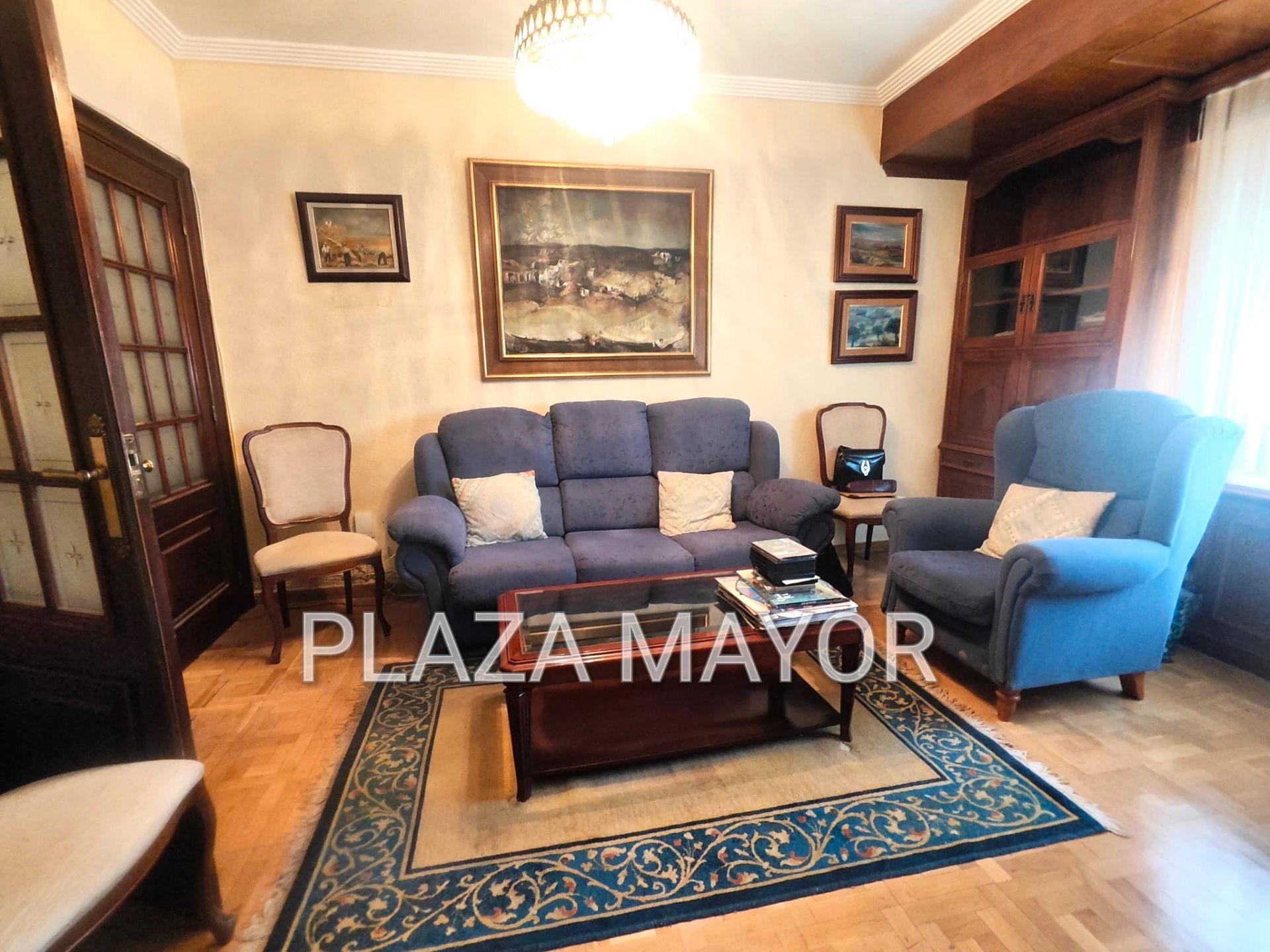 Living room of Flat for sale in Salamanca Capital  with Heating, Parquet flooring and Furnished