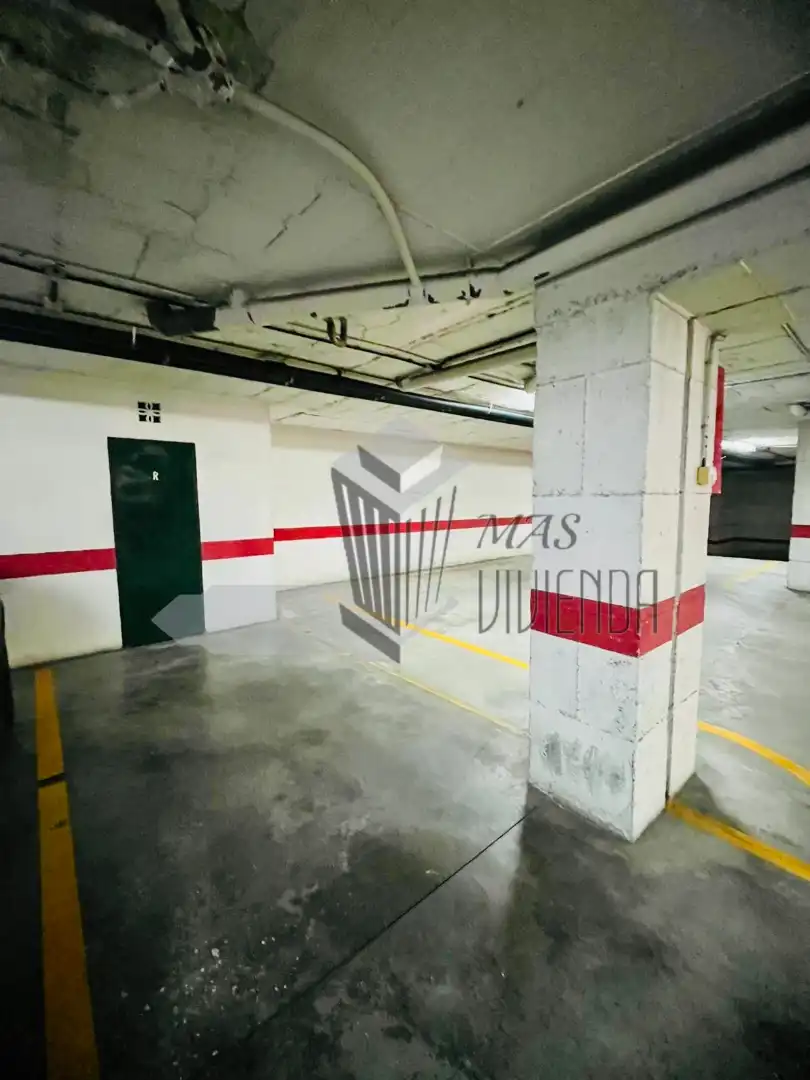 Parkplatz von Wohnung zum Verkauf in Algeciras mit Abstellraum und Möbliert