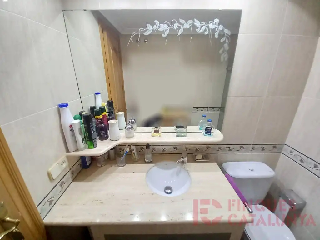 Bany de Pis en venda en Girona