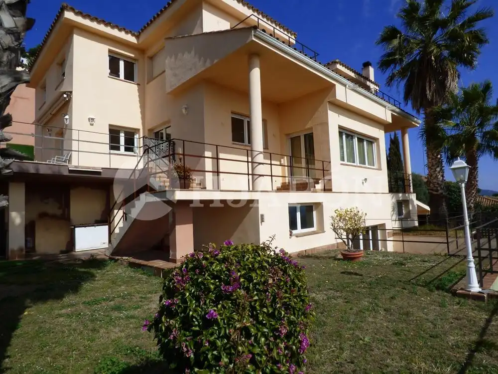 Jardín de Casa o chalet en venta en Badalona con Aire acondicionado, Jardín privado y Terraza