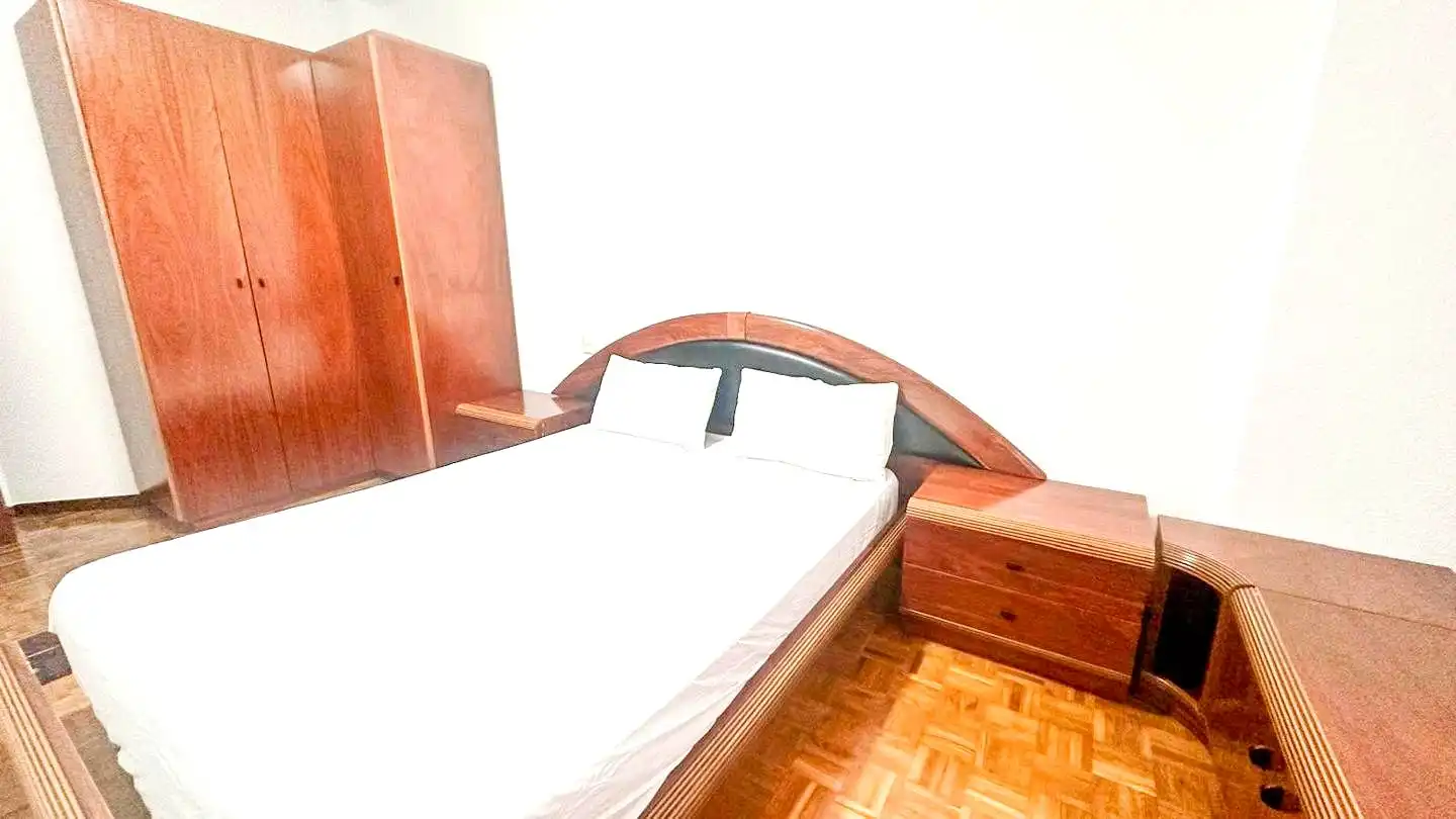 Schlafzimmer von Wohnungen zum Verkauf in  Logroño mit Heizung, Parkett und Abstellraum
