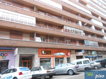 Exterior view of Flat for sale in Valladolid Capital  with Heating, Parquet flooring and Terrace