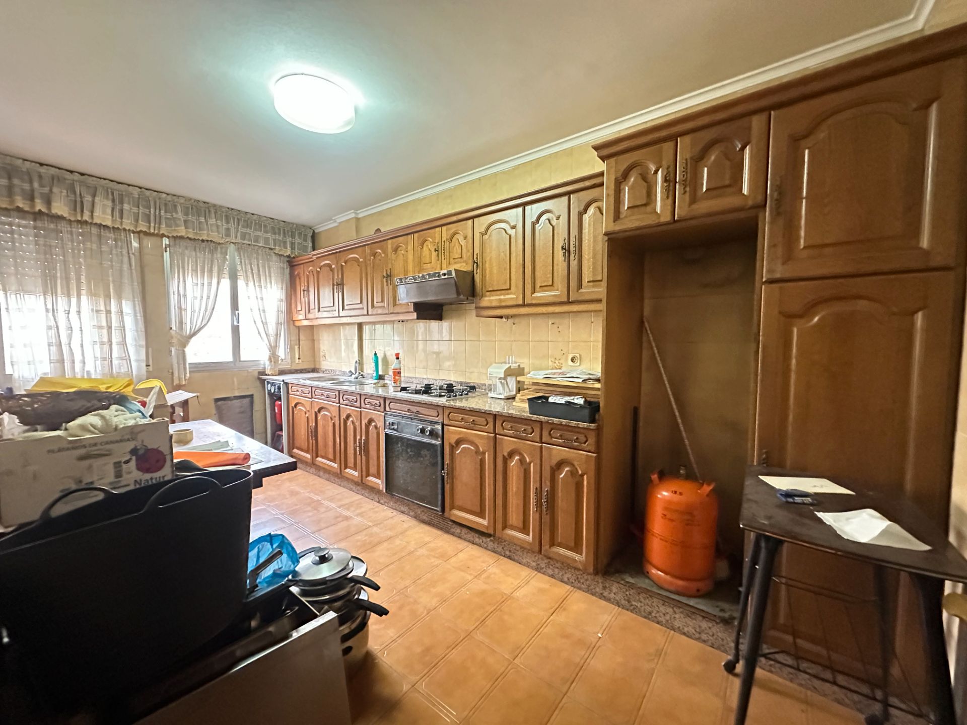 Kitchen of Flat for sale in Santiago de Compostela   with Heating, Storage room and Oven