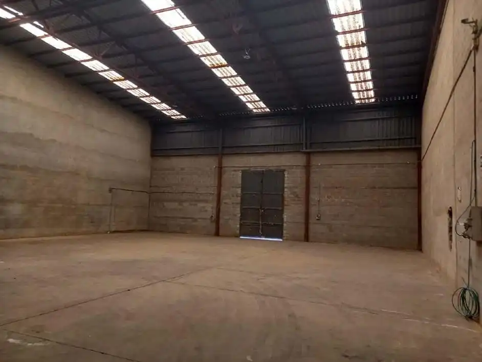 Nau industrial de lloguer en Quart de Poblet