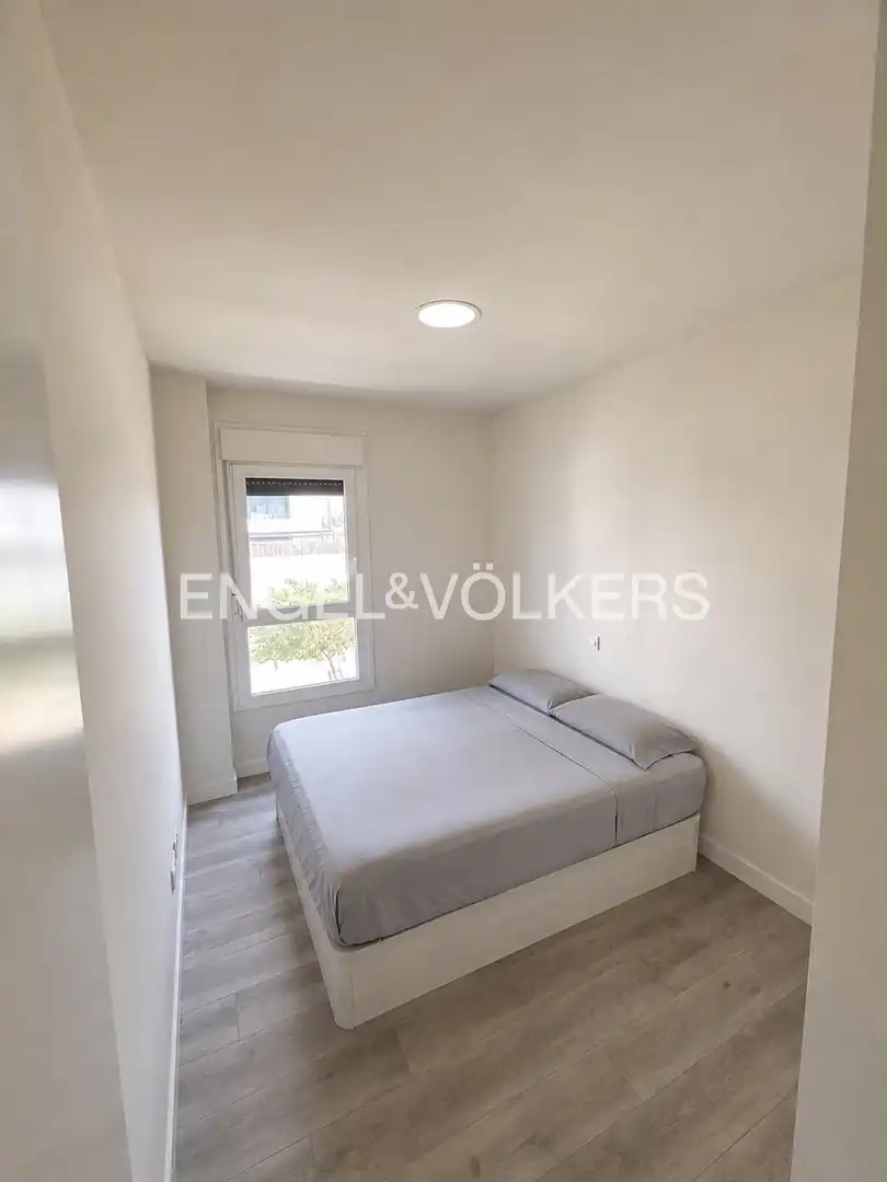 Piso con terraza en alquiler en Entrenúcleos, imagen 10