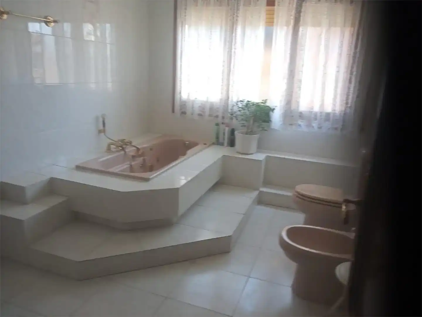 Bany de Casa o xalet en venda en Fuensalida amb Piscina i Balcó
