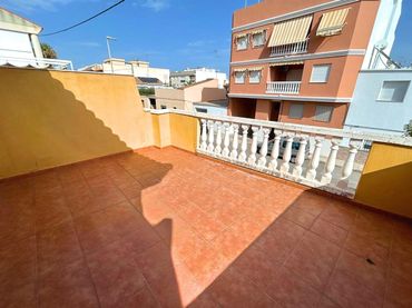 Adosado con jardín en venta en Calle Calle Sastre