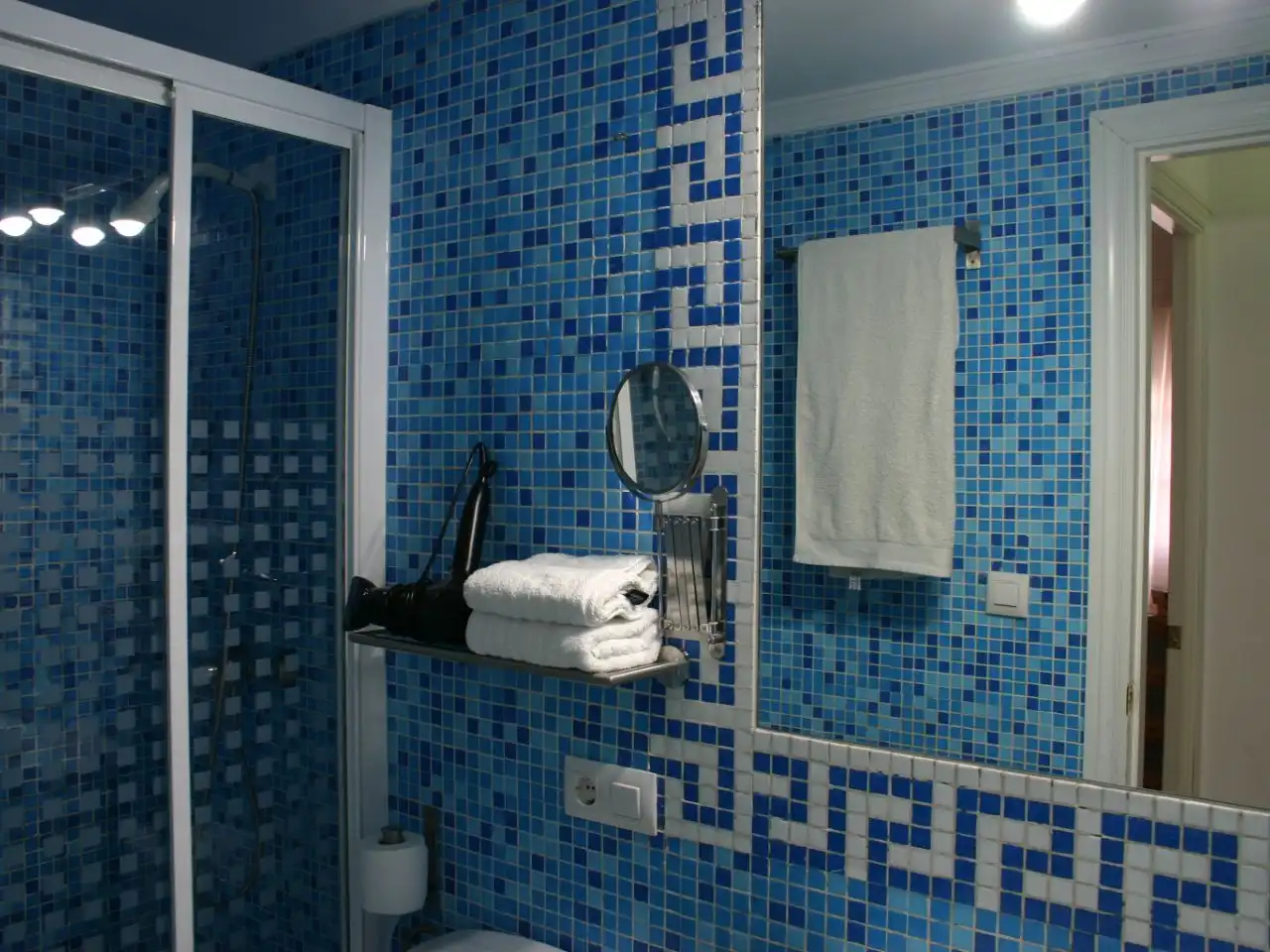 Badezimmer von Wohnungen zur Miete in Cádiz mit Klimaanlage, Heizung und Möbliert