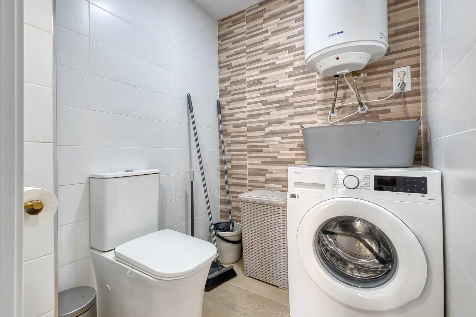 Badezimmer von Wohnung zur Miete in Alicante / Alacant mit Klimaanlage, Heizung und Privatgarten