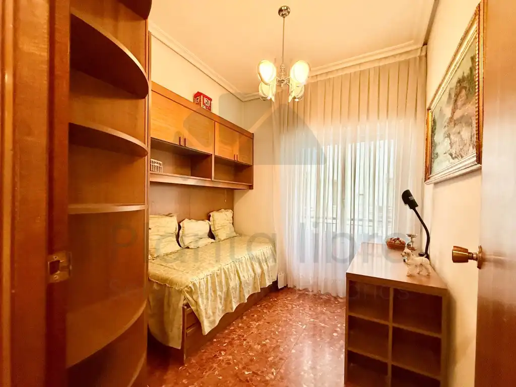 Bedroom of Flat for sale in  Logroño  with Air Conditioner, Heating and Balcony