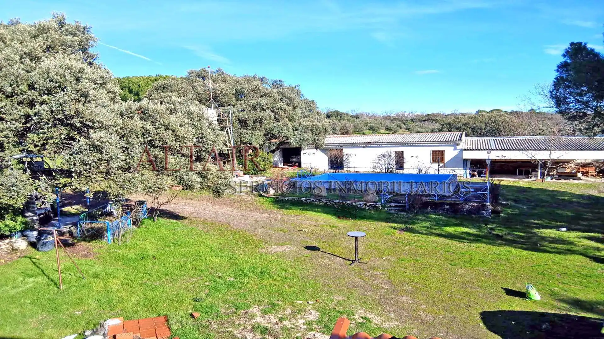 Houses for sale in Cenicientos  with Private garden and Swimming Pool