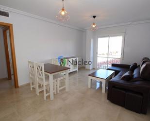 Sala d'estar de Apartament de lloguer en Badajoz Capital amb Aire condicionat i Balcó