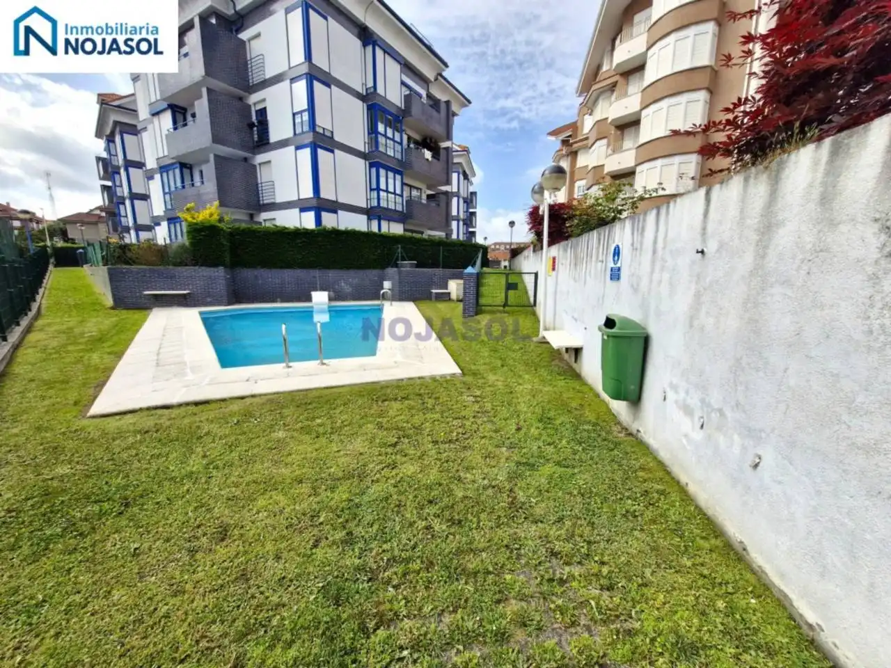 Piscina de Apartament en venda en Noja amb Calefacció, Terrassa i Traster