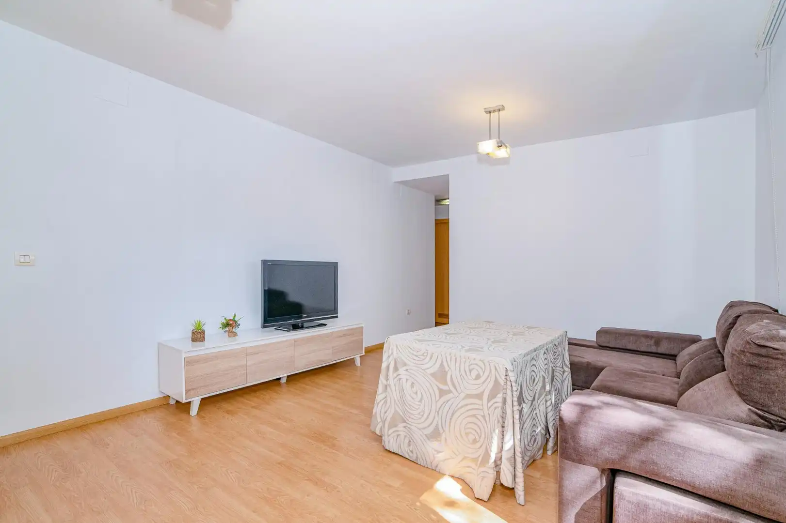 Sala d'estar de Planta baixa en venda en Alhendín amb Aire condicionat, Jardí privat i Terrassa
