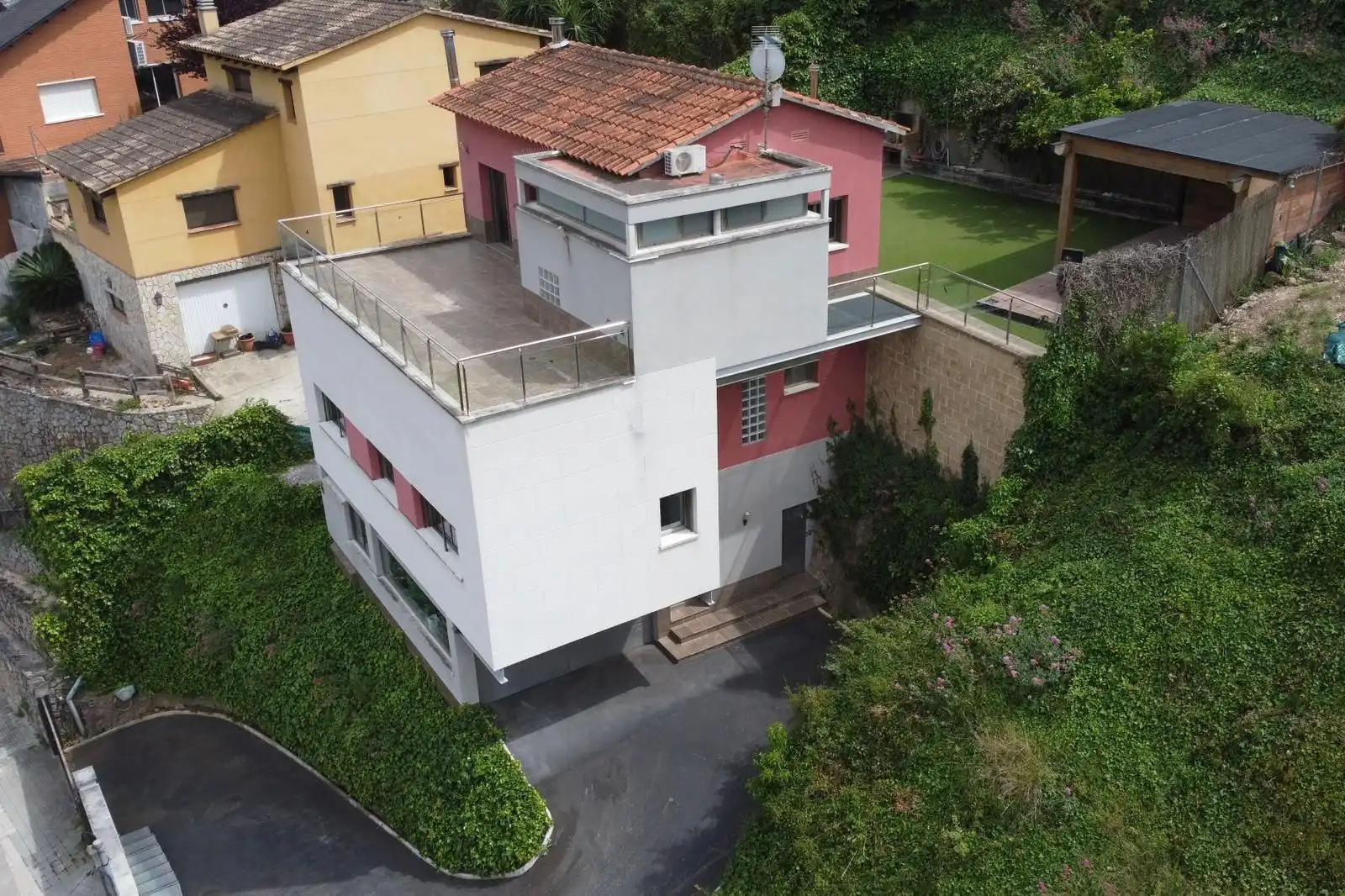 Vista exterior de Casa o chalet en venta en Vallirana con Aire acondicionado, Calefacción y Terraza