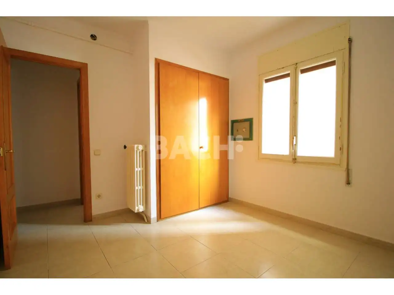 Flat for sale in Vic  with Heating and Balcony