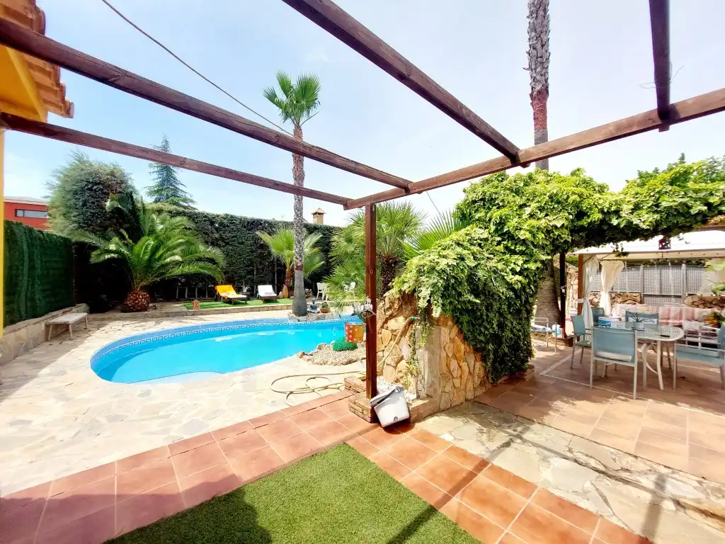 Piscina de Casa o xalet en venda en Badajoz