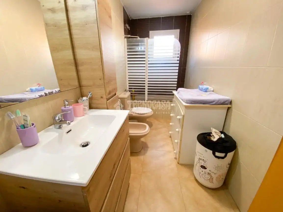 Badezimmer von Wohnung zum Verkauf in Viator mit Abstellraum
