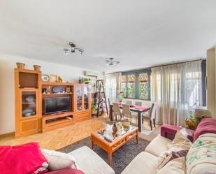 Living room of Flat for sale in Alcorcón  with Air Conditioner, Heating and Parquet flooring