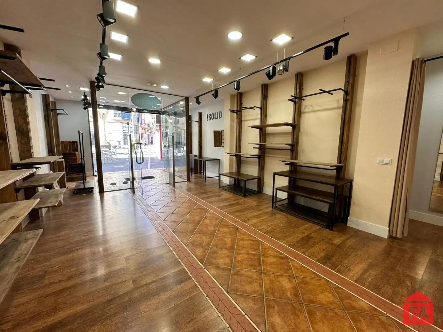 Business premises to rent in Centre, imagen 3