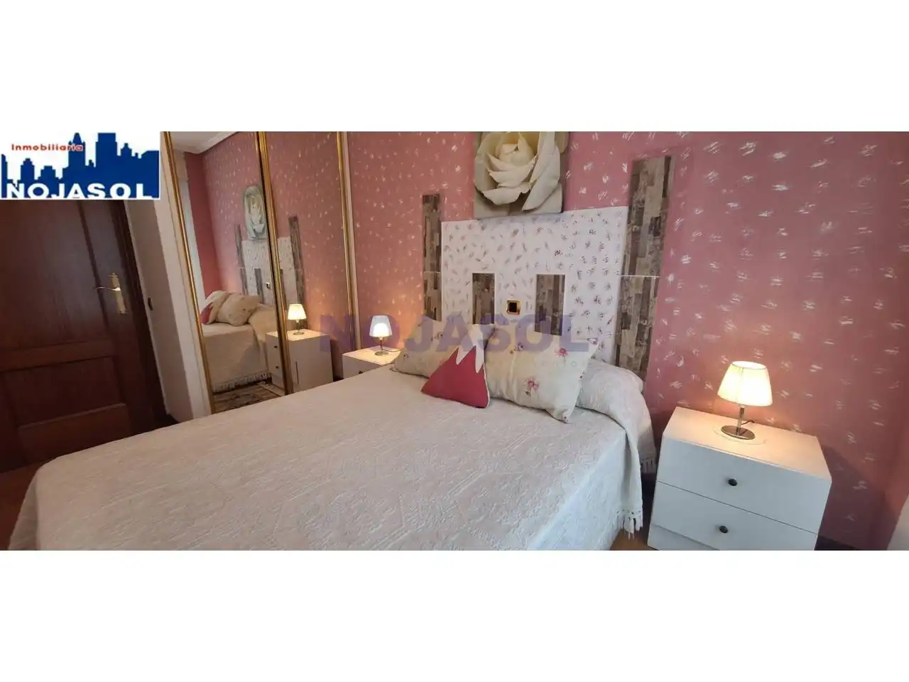 Dormitori de Apartament de lloguer en Noja amb Calefacció, Terrassa i Moblat