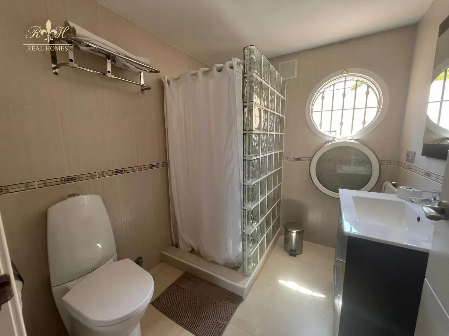 Baño de Casa o chalet de alquiler en L'Alfàs del Pi con Aire acondicionado, Trastero y Piscina