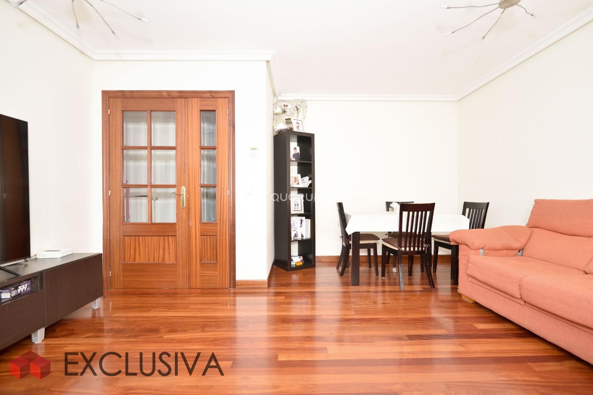Living room of Flat for sale in Basauri   with Heating, Storage room and Furnished