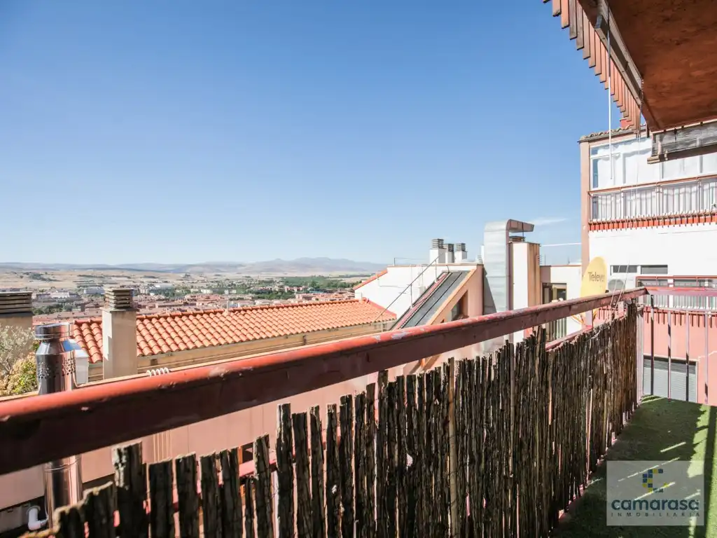 Flat with lift to rent in Plaza Claudio Sanchez Albornoz 4, imagen 3