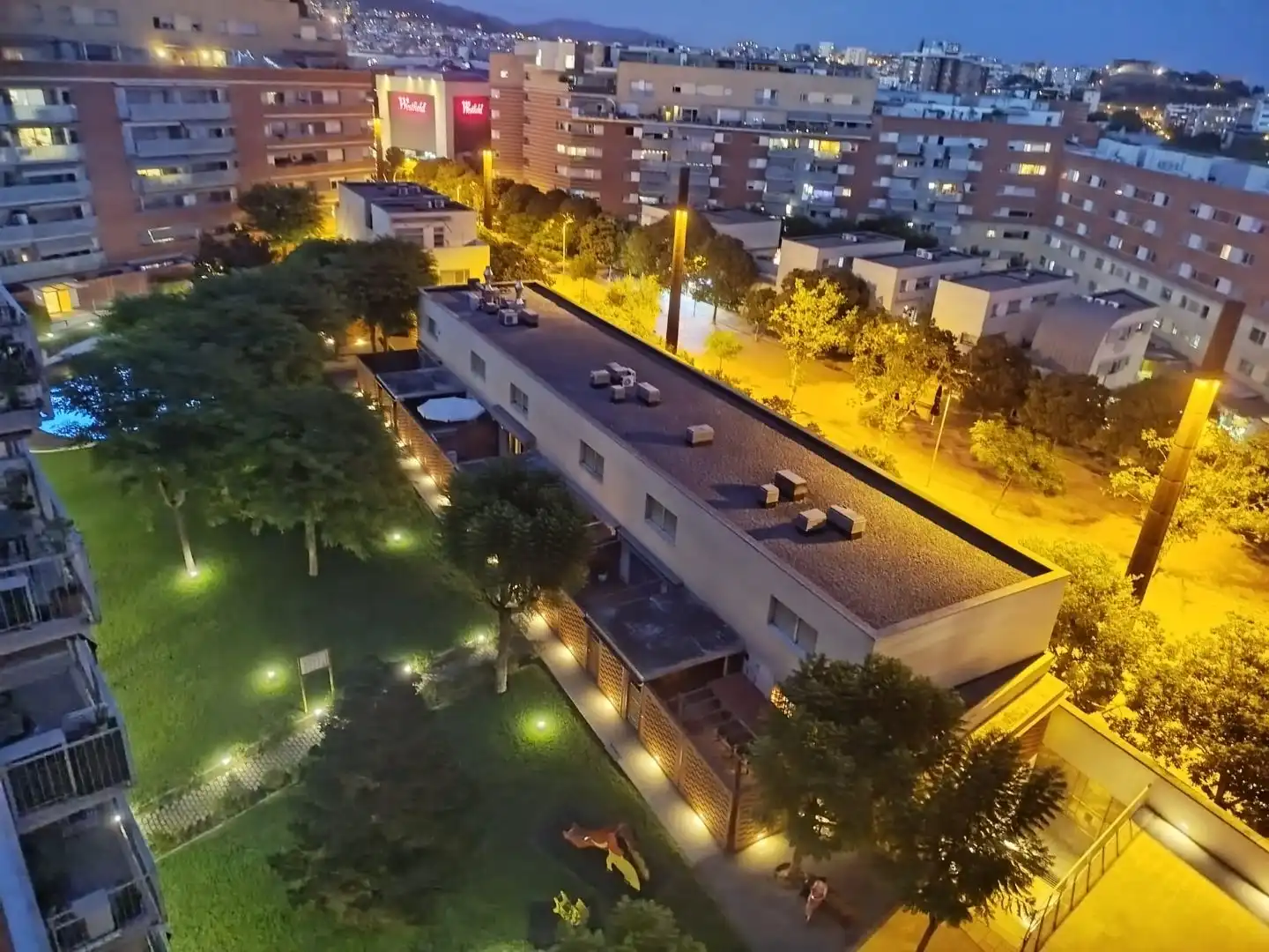 Exterior view of Duplexes for sale in  Barcelona Capital  with Air Conditioner and Terrace