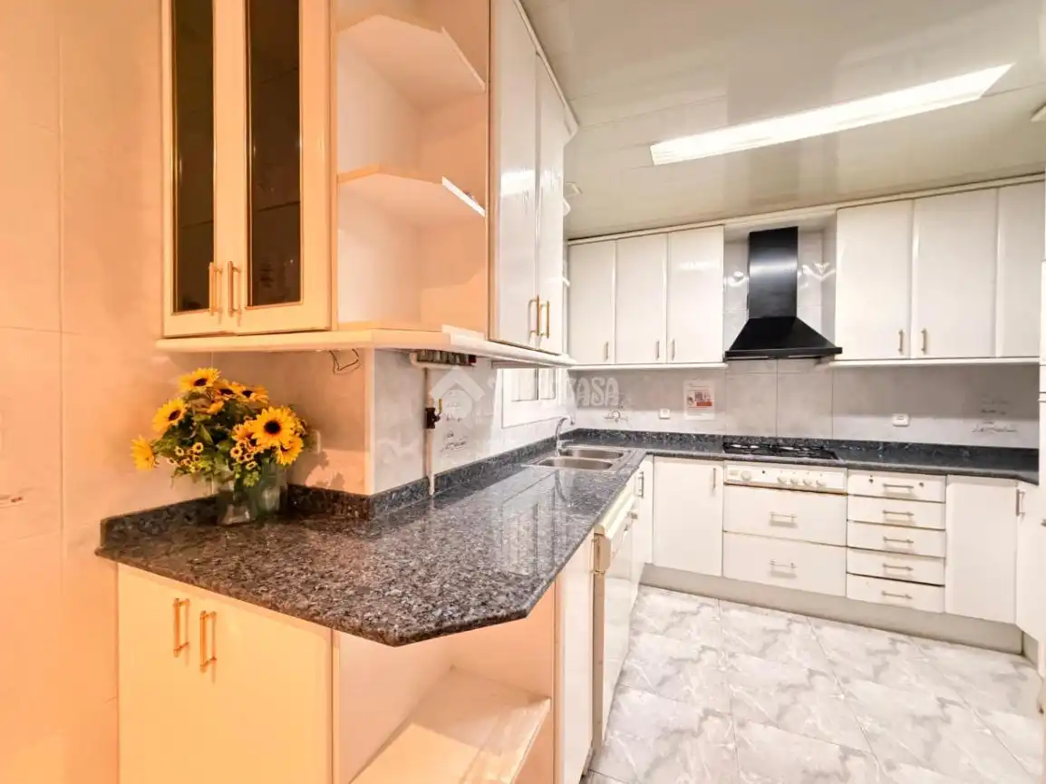 Cocina de Piso en venta en Barcelona con Aire acondicionado y Alarma