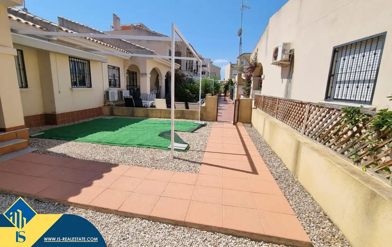 Vista exterior de Casa adosada en venta en Guardamar del Segura con Aire acondicionado, Calefacción y Terraza