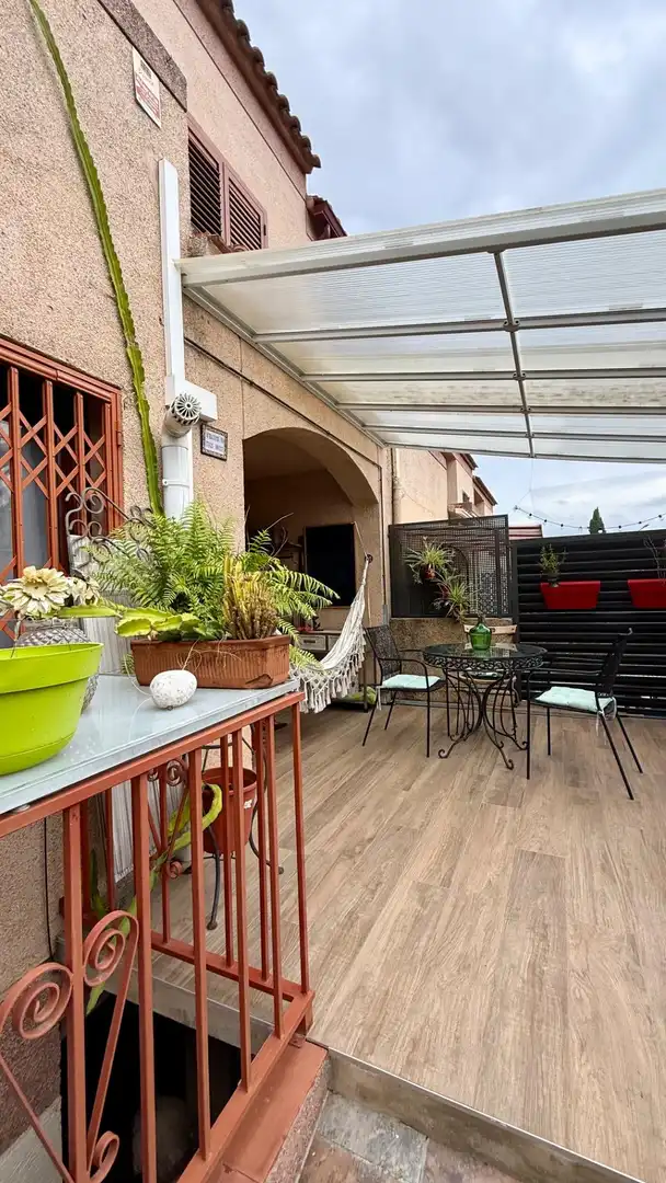 Casa a schiera in vendita a Carrer RIERA, imagen 5