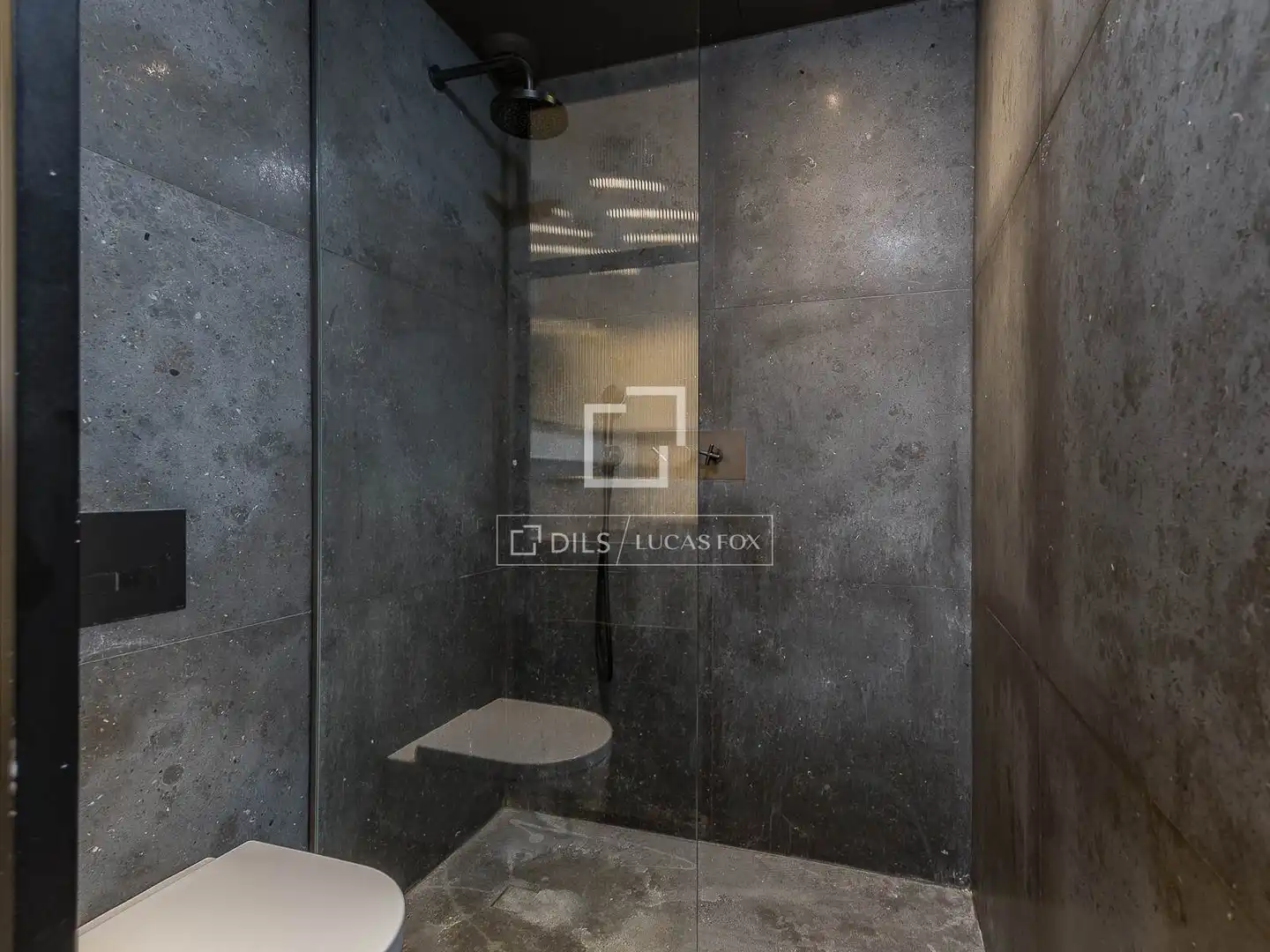 Baño de Piso en venta en Barcelona con Aire acondicionado, Calefacción y Terraza