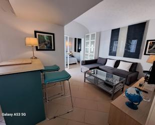 Sala d'estar de Apartament de lloguer en Marbella amb Aire condicionat i Terrassa