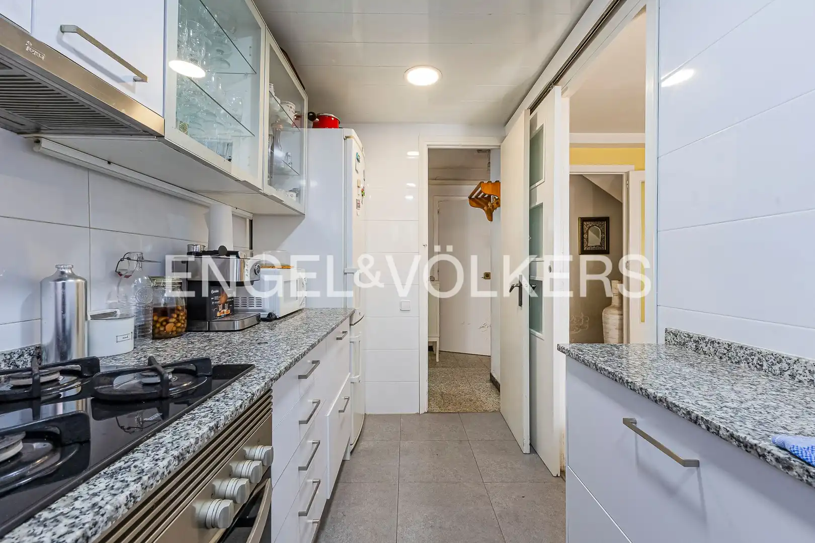 Cocina de Casa o chalet en venta en Barcelona con Aire acondicionado, Calefacción y Jardín privado