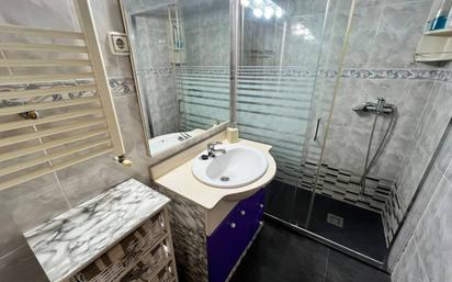 Bathroom of Flat for sale in Badalona  with Heating