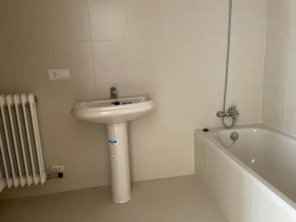 Bathroom of Flat for sale in Cortes de Pallás  with Parquet flooring, Terrace and Storage room